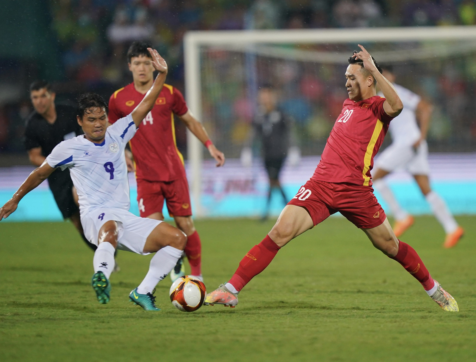 CĐV Việt Nam nhận tin cực vui trước trận tuyển Việt Nam - Philippines